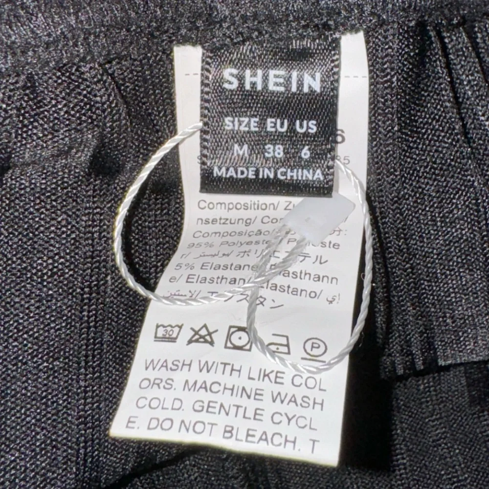 NWOT SHEIN Athletic Pants Black Split Hem Soft Ribbed Knit Leggings Size Medium - Picture 2 of 5